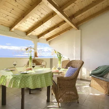 Apartment Old Fisherman's House - Zrinka *