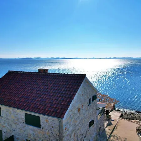 Old Fisherman's House - Zrinka